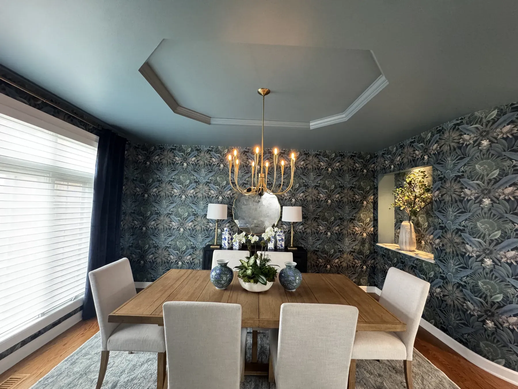 Dining Room, Wallpaper