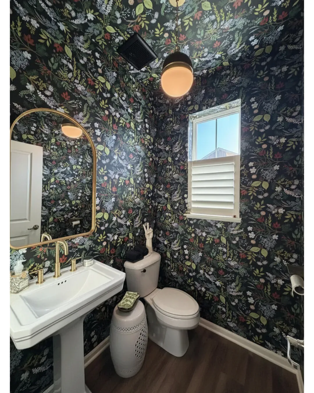 Bathroom, Wallpaper